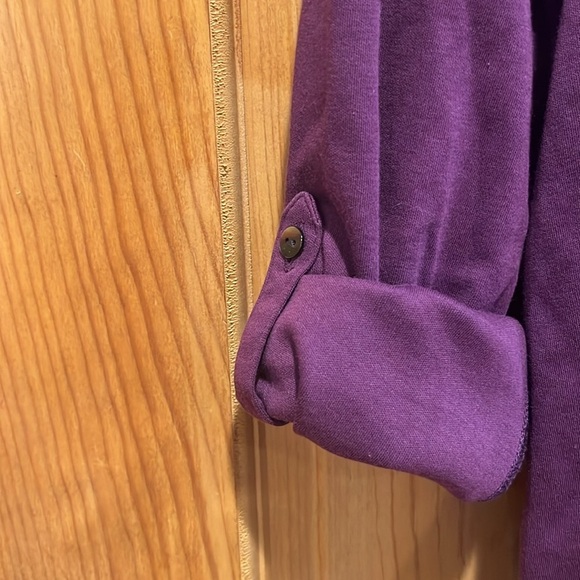 L.LBean women’s purple button down roll up sleeve top size medium. - Picture 3 of 8